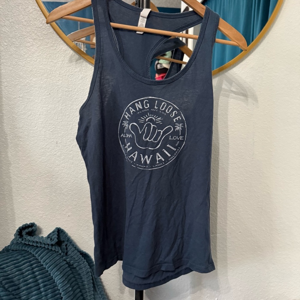 Hang loose travel tank
